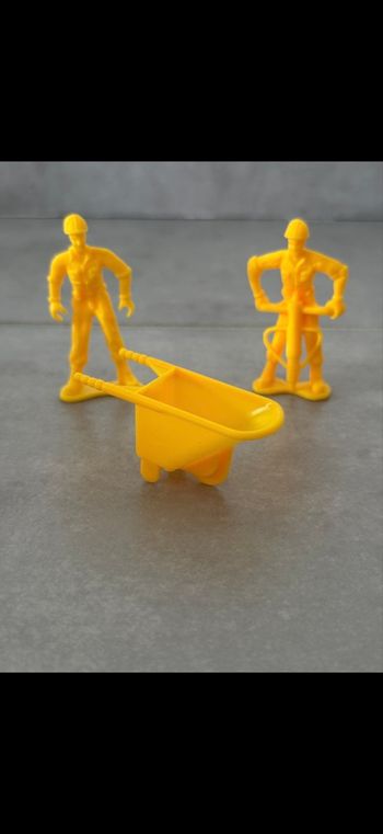Figurines de chantier avec brouette