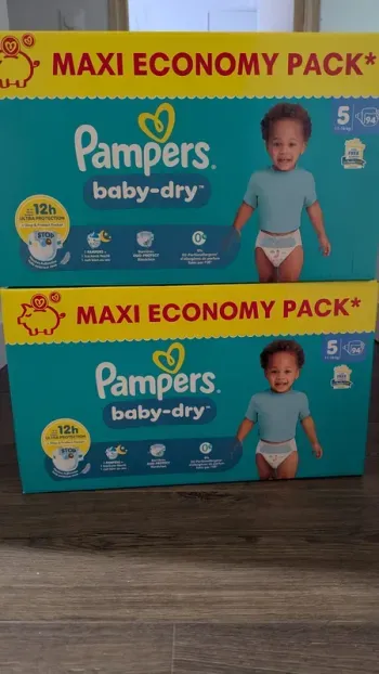 Lot de 2 cartons de couches Pampers baby dry taille 5