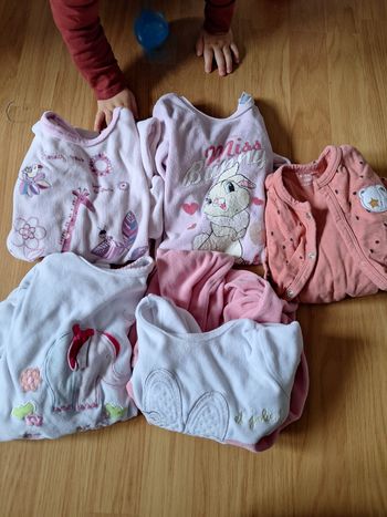 Lit  5 pyjamas 18 mois