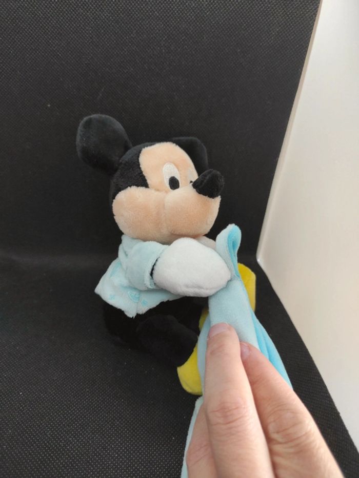 Mickey bleu blue Disney nicotoy doudou plat mouchoir  #geektradedoudou - photo numéro 3