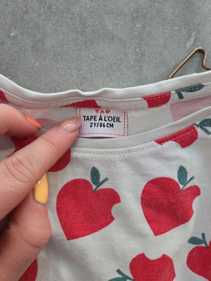 Ensemble 2 pièces fille salopette short jean Tshirt motifs T2ans TBE tape à l'œil - photo numéro 2