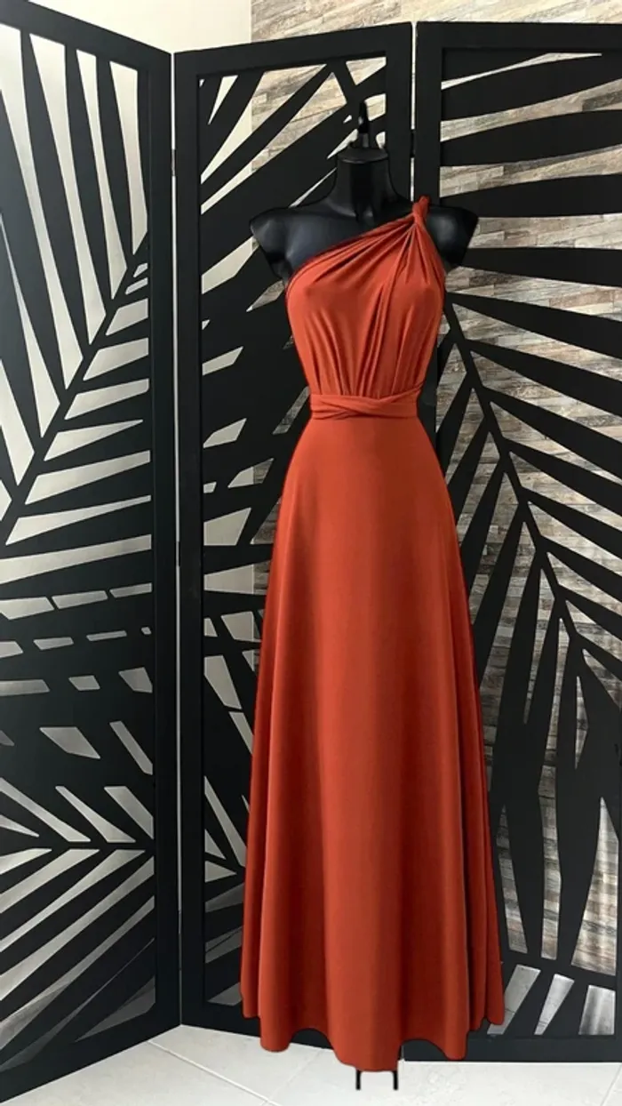 Robe terracotta rouille multipositions pour soirées ou gala fabriquée en France
