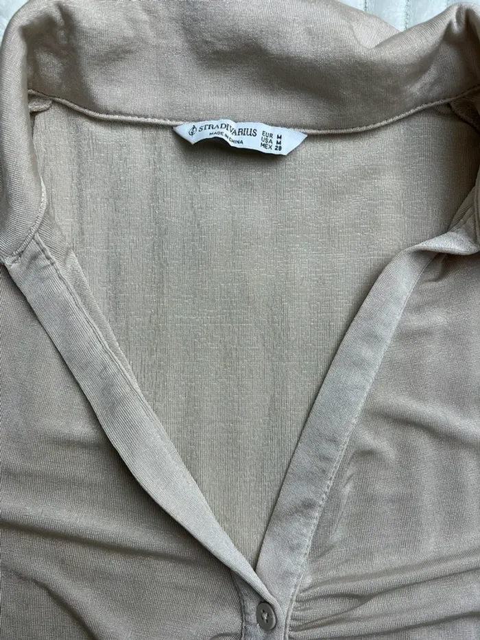 Top court beige stradivarius - photo numéro 4