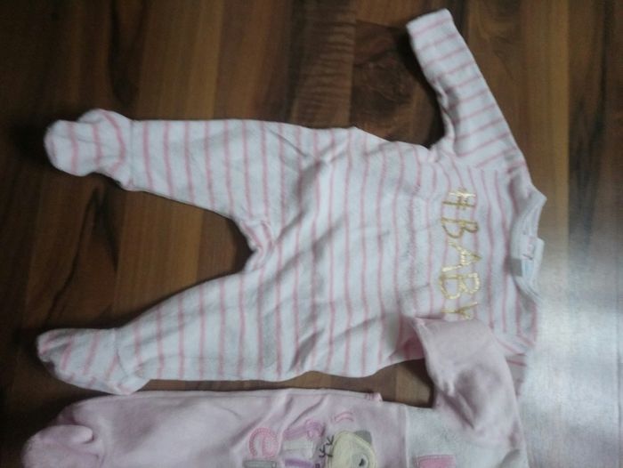 Lot pyjama 1mois - photo numéro 2