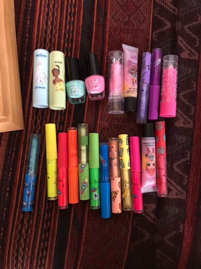 Gros lot bracelets + colliers + vernis + gloss + serre-têtes - photo numéro 9