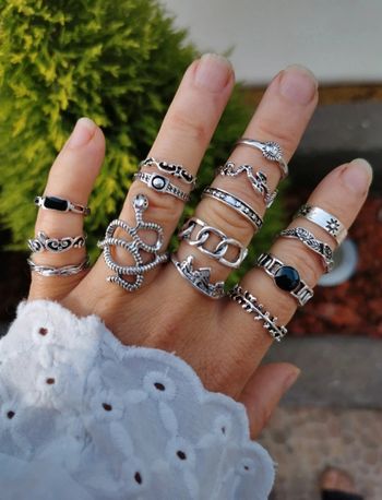 A47 lot de 15 bagues chromé argenté tendance diverses taille neuve