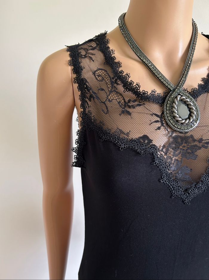 Haut noir sans manches avec dentelle la City taille S jamais porté - photo numéro 4