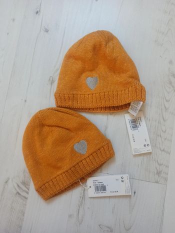 Lot Bonnet / neuf avec étiquettes
