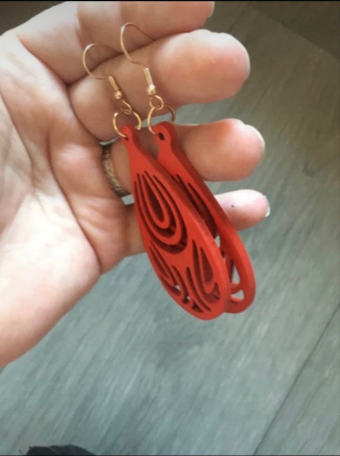 Boucles d’oreilles pendantes NEUVES pour femme forme de gouttes couleur rouge - photo numéro 5