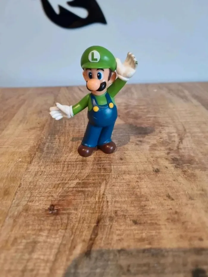 Figurine mac do 2013 luigi nintendo