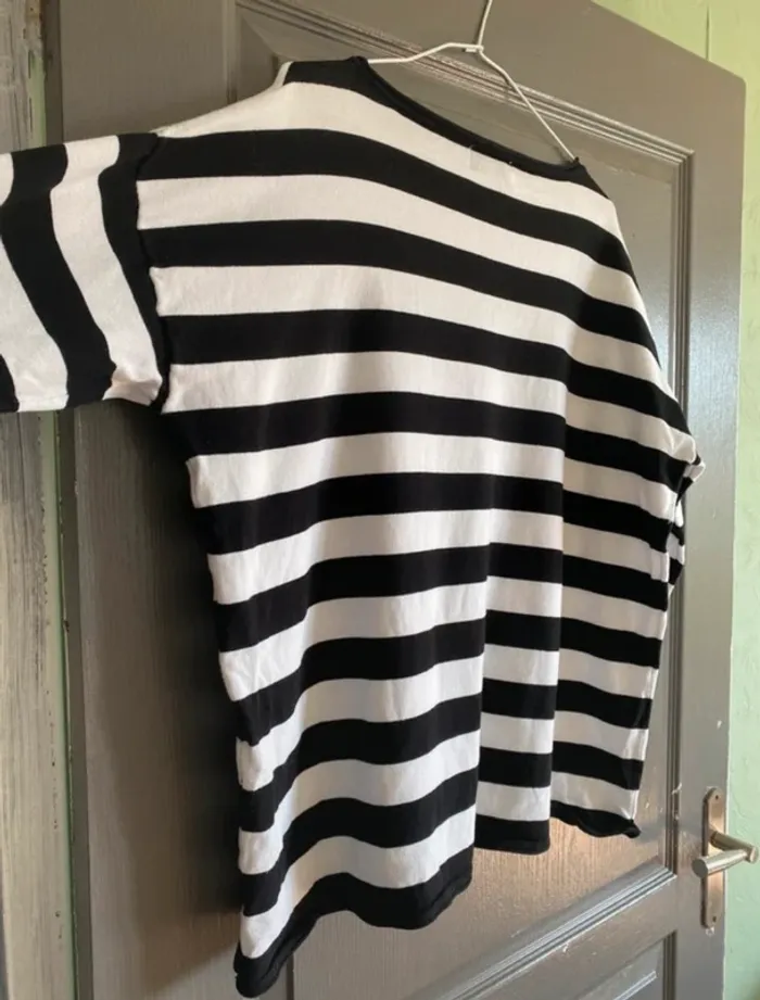 Pull fin rayé blanc et noir C&A taille 50 - photo numéro 4