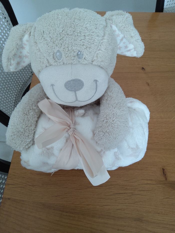 Peluche chien beige et son plaid - photo numéro 2