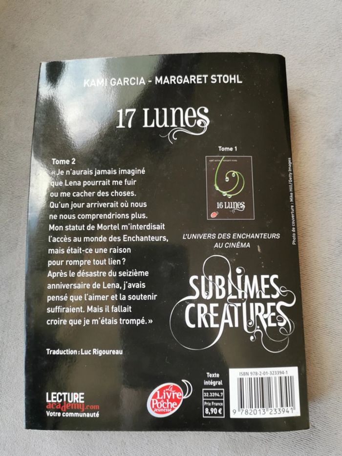 Livre 17 lunes - photo numéro 2