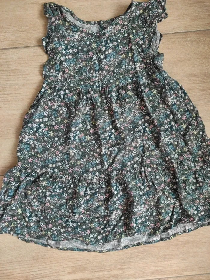 Robe fleurie légère - photo numéro 2
