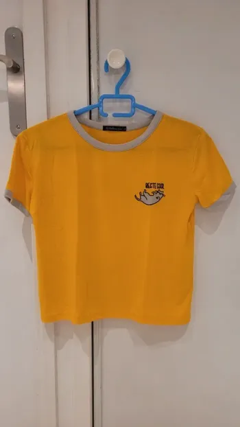 Crop top t-shirt court manches court "Reste Cool"