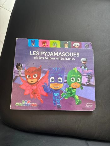 Livre les pyjamasques et les super méchants