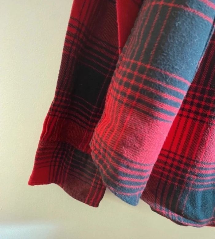 Belle chemise Primark  style bûcheron Noir et rouge  Taille M - photo numéro 3