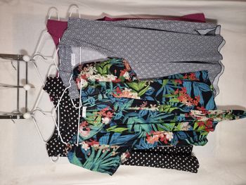 Lot 4 tuniques Cache cache