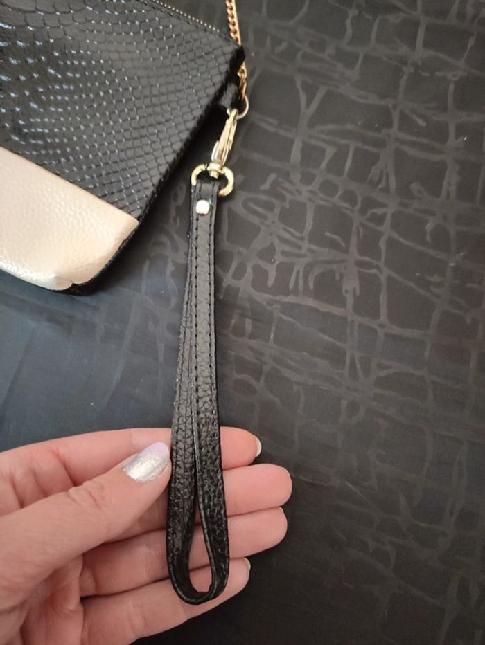 Pochette neuve avec chaîne - photo numéro 3
