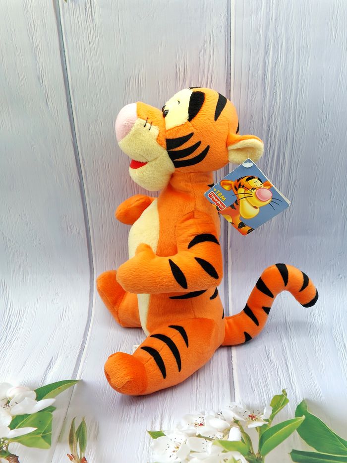 Peluche doudou tigre tigrou 30 cm FISHER PRICE 2003 + 18 mois yeux durs Disney Vintage état neuf - photo numéro 2