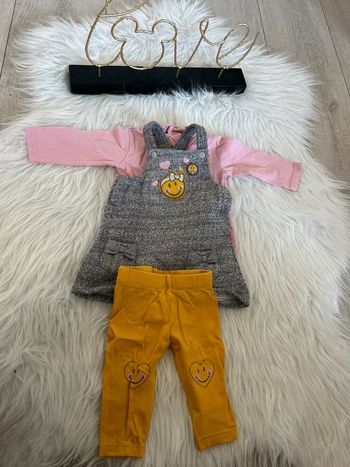 Très jolie ensemble trois pièces 🥰 taille 3 mois smiley