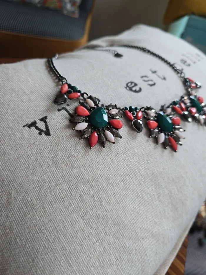 Collier "strass" - photo numéro 2