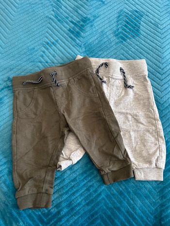 Lot 2 joggings 6 mois
