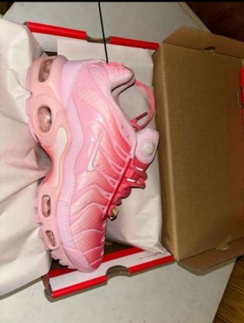 Nike rose tn