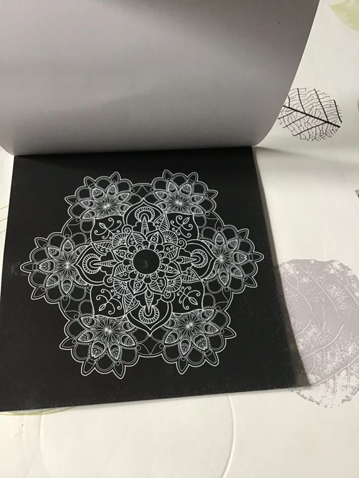 Livre beaux coloriages zen mandalas à gratter Les rêves - photo numéro 6