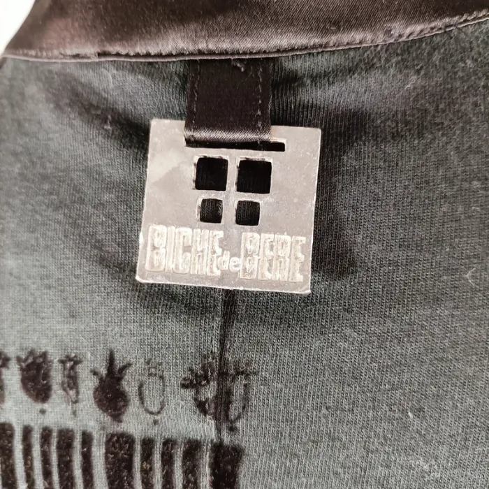 Top noir sans manches Biche de Bère col mao voile et satin effet graphique dos S A1330 - photo numéro 7