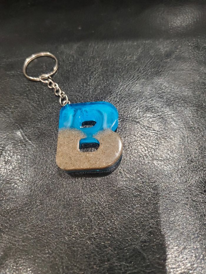 Porte cle en résine, B - photo numéro 2