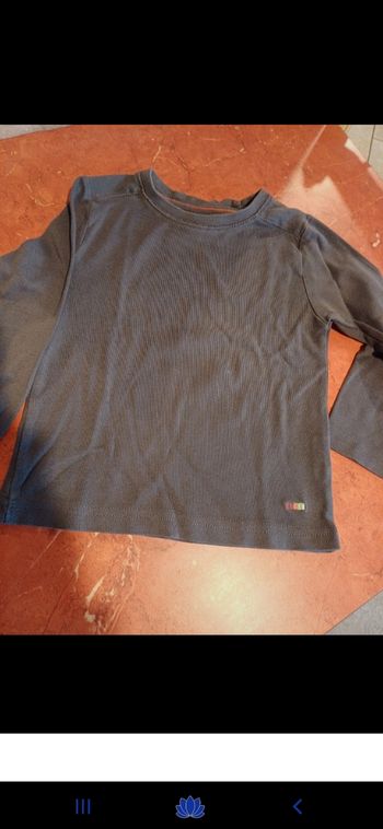 T.shirt garçon taille 4 ans