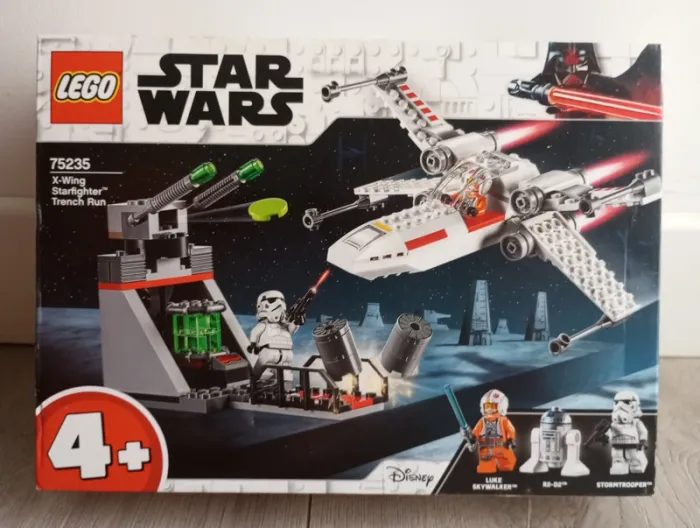 LEGO Star Wars 75235 : Chasseur stellaire X-Wing de la tranchée.