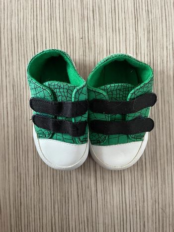 Chaussons bébé dinosaure