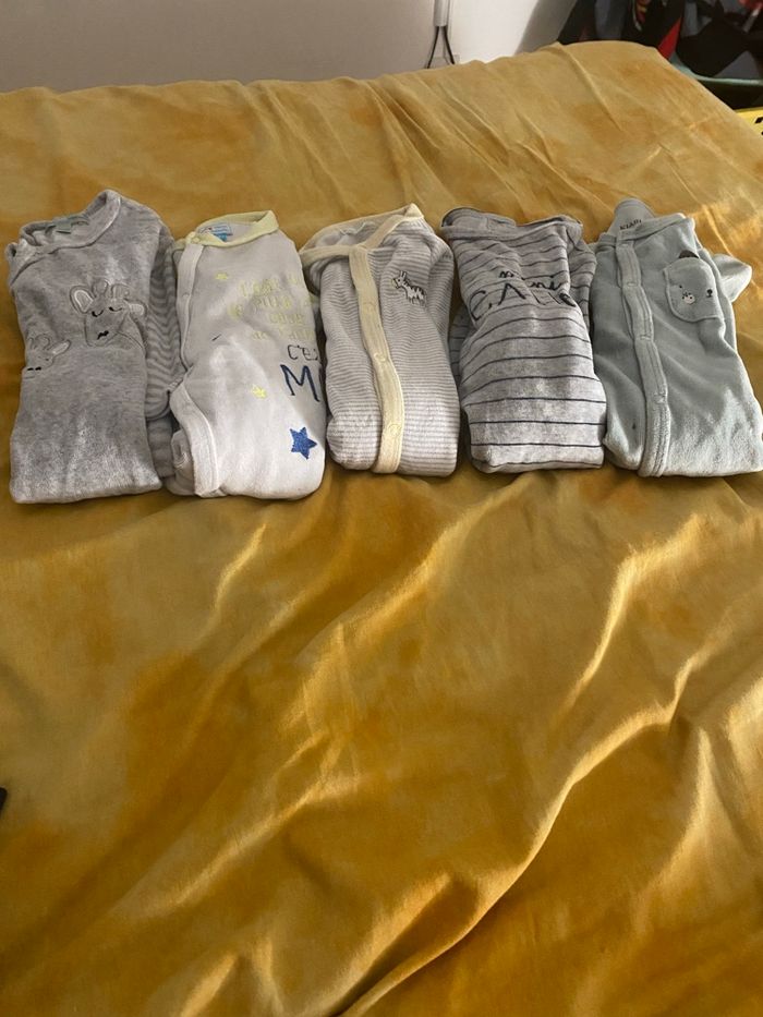 Pyjamas bébé garçon taille 9 mois