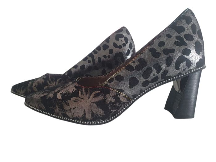 Escarpins Laura Vita - L'élégance Audacieuse & Artistique (T40)
- photo numéro 3