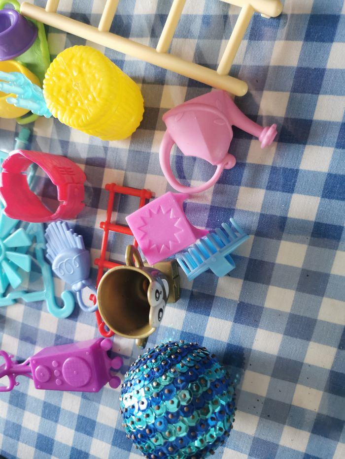 Lot de 33 accessoires et mobilier pour poupée - photo numéro 4