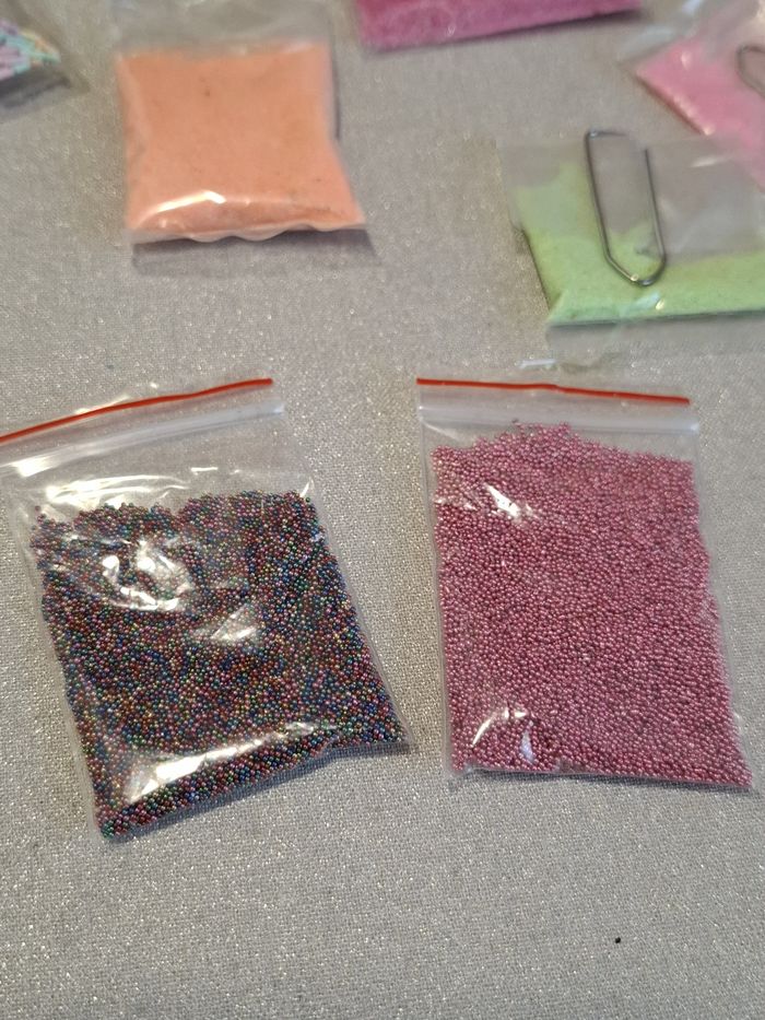Gros lot de microbilles, faux sucre, vermicelles pour déco fimo, loisirs creatifs divers - photo numéro 4