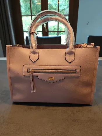 Vend sac a main Rodier neuf avec étiquette.