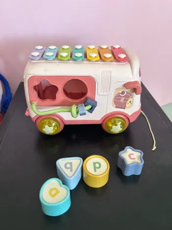 Bus musical jouet