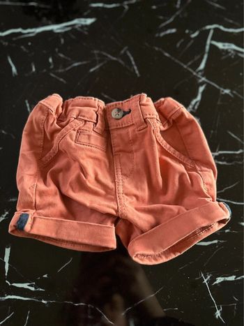 Short neuf 3 mois