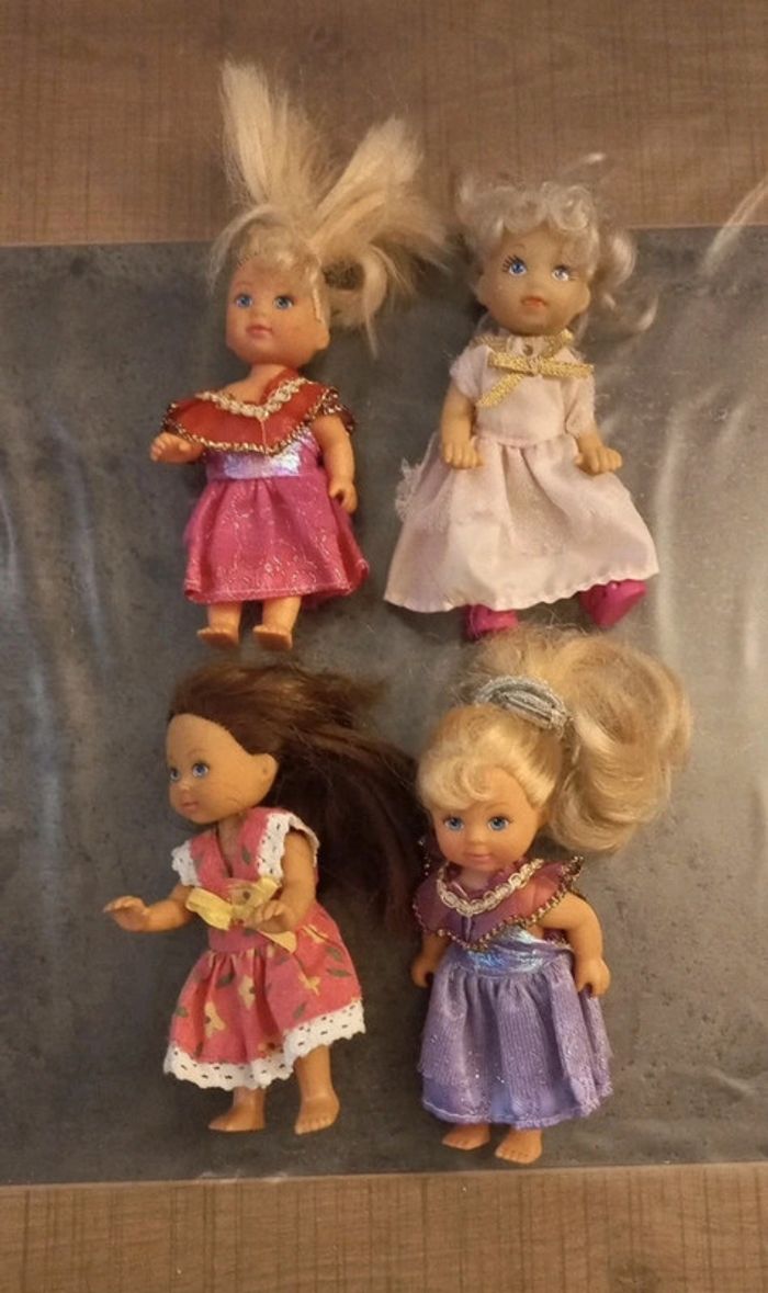 4 mini poupée voiture 🩷 - photo numéro 3