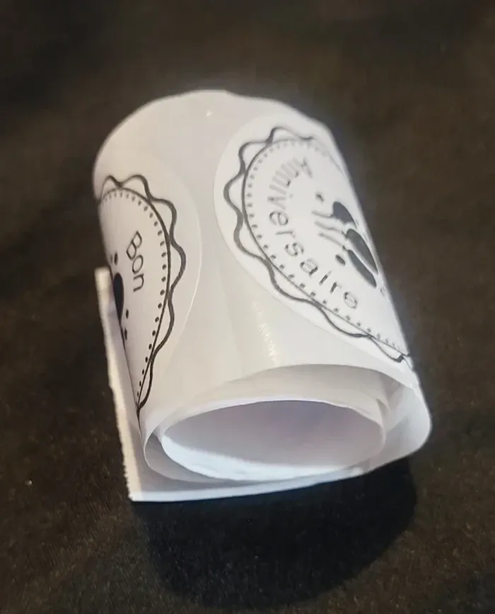 Lot de 20 étiquettes autocollantes “Bon Anniversaire” rondes 50×50 mm - photo numéro 3