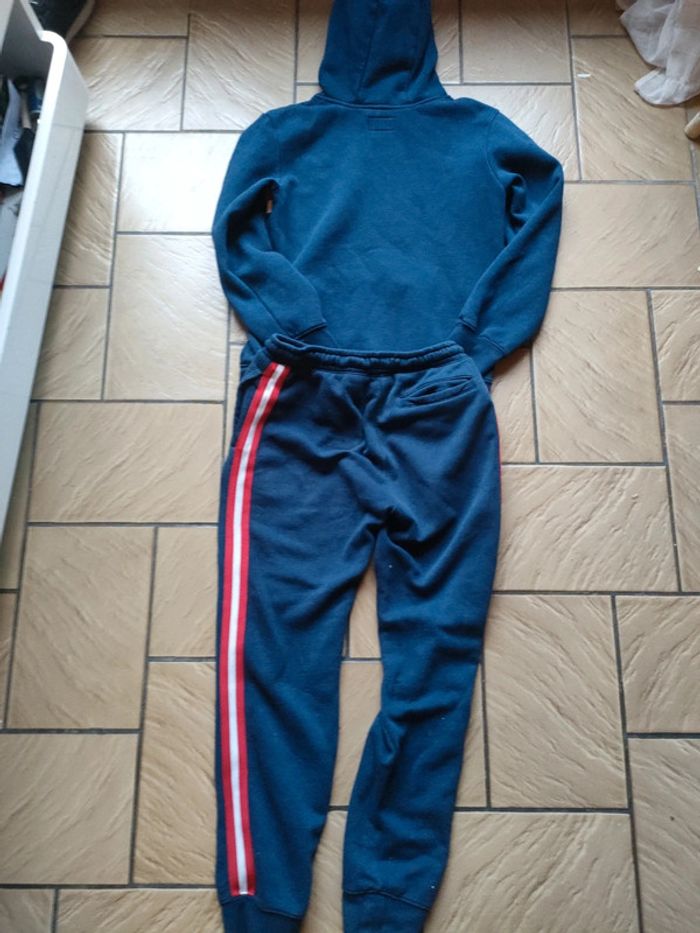 Sweat à capuche avec pantalon survêtement Jordan paris st germain 12-13 ans - photo numéro 3