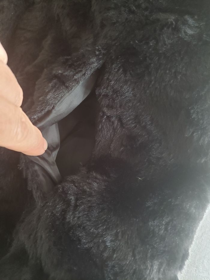 Veste à capuche sans manches noire fausse fourrure - photo numéro 2