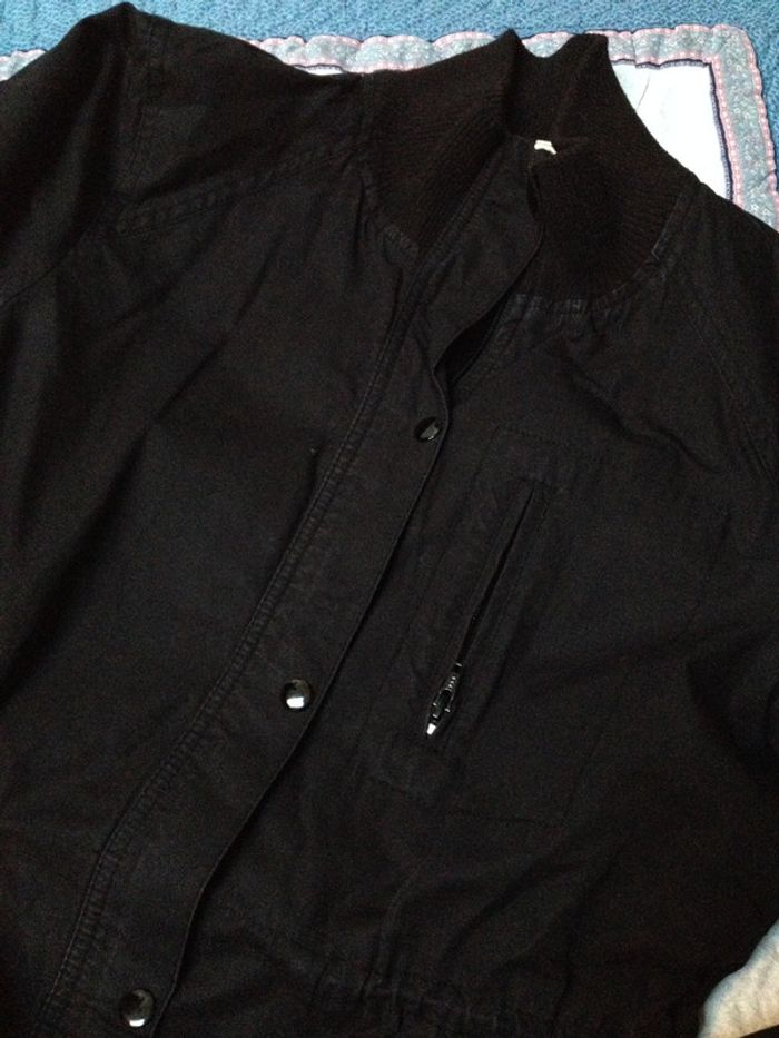 Manteau noir mi long sportwear - photo numéro 2
