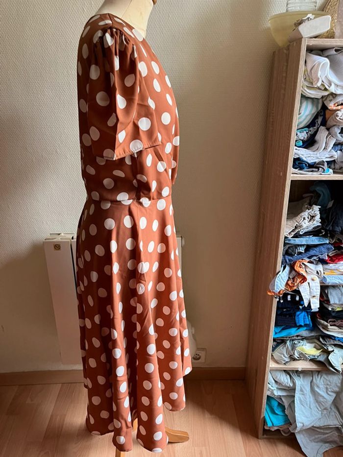 Jolie robe chic mi-saison marron à pois blancs T. L femme neuve avec étiquette - photo numéro 2