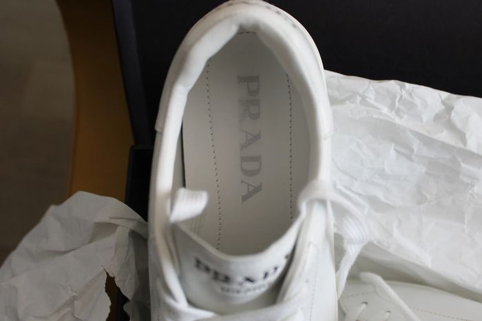 baskets sneakers pour femme de la marque Prada pointure 36 - photo numéro 13