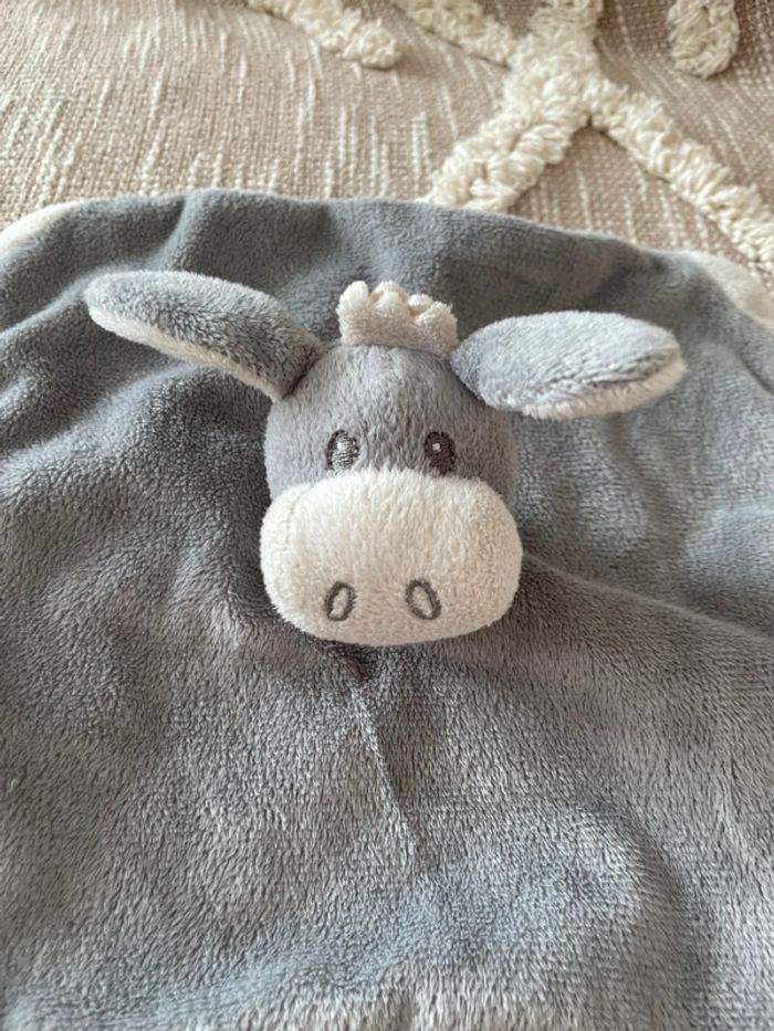 Peluche doudou plat 21cm FIP objet pub ane gris et blanc très bon état - photo numéro 2