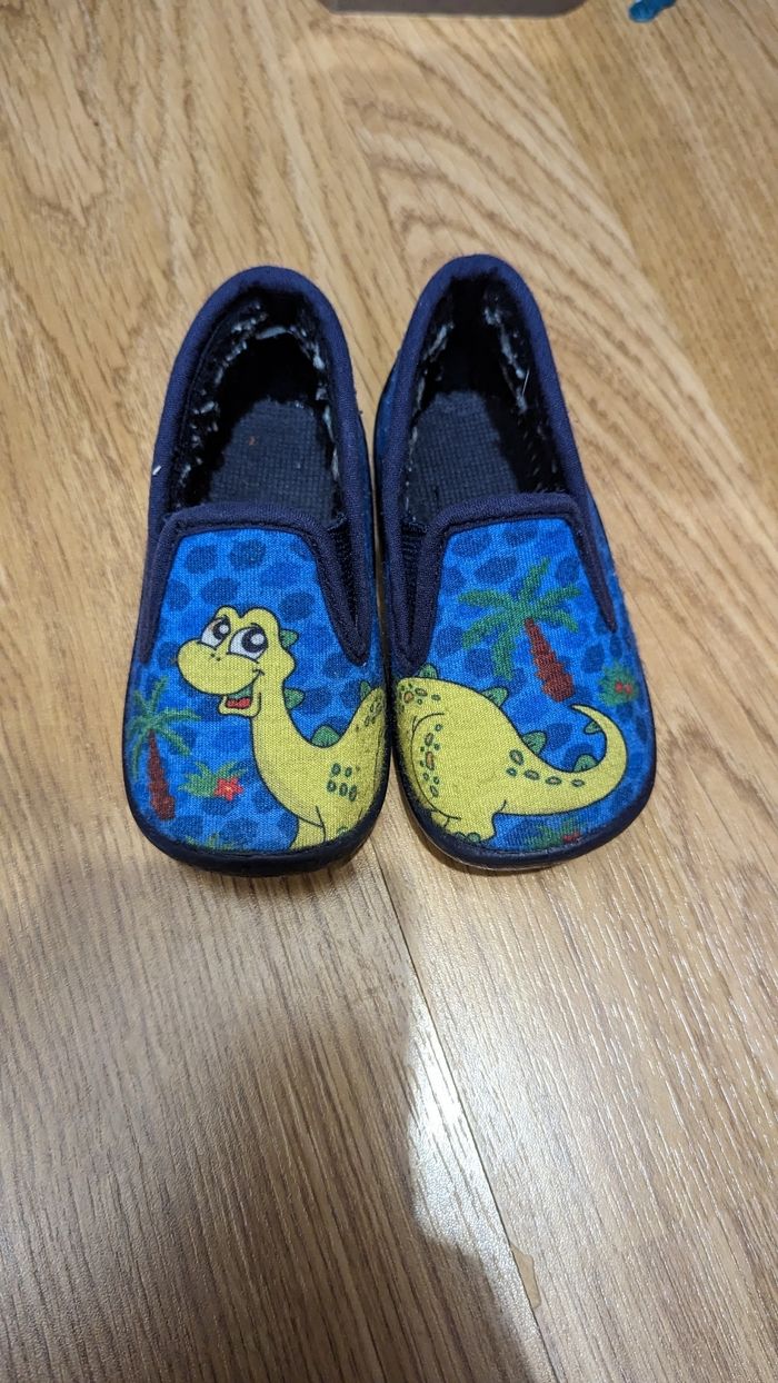Chaussons dinosaure